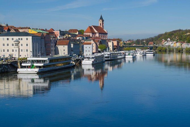 Scenic transfer from Prague to Passau with 4 hours sightseeing in Cesky Krumlov - Key Points