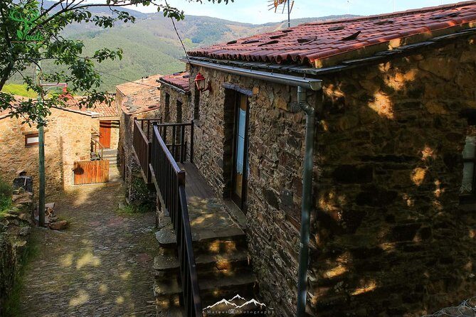 Schist Villages at Lousa Mountain - Key Points