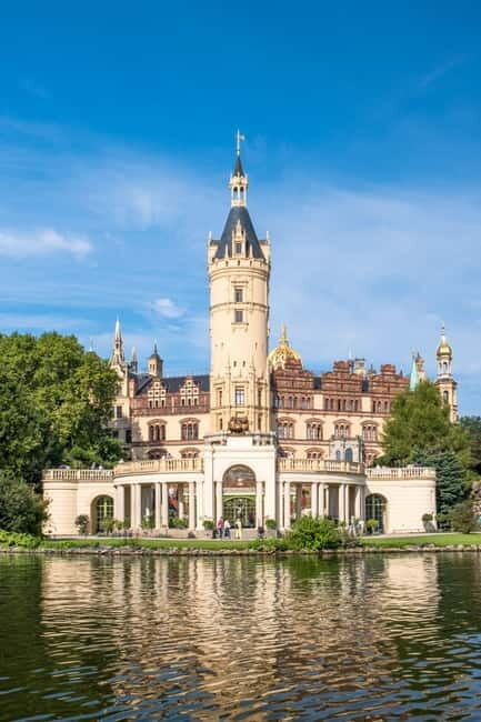 Schwerin: Express Walk with a Local - Frequently Asked Questions