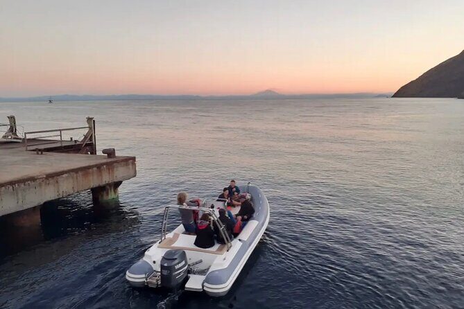 Sciara del Fuoco from the sea, night tour SMALL GROUP - Key Points