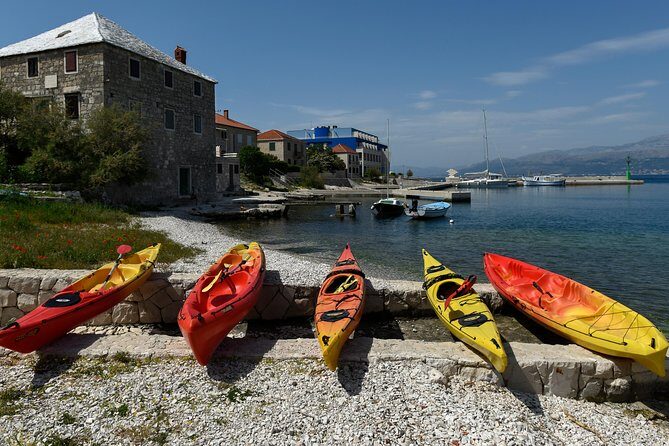 Sea kayaking Postira - Lovreina (St.Lovre, archaeological site) - Authenticity and Cultural Touches