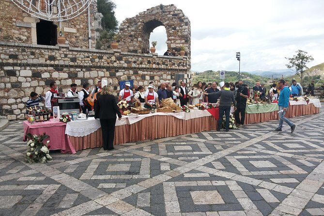 Sea, Volcano and History: Giardini Naxos, Isolabella, Etna and Taormina - A Thorough Look at the Sicilian Day Tour