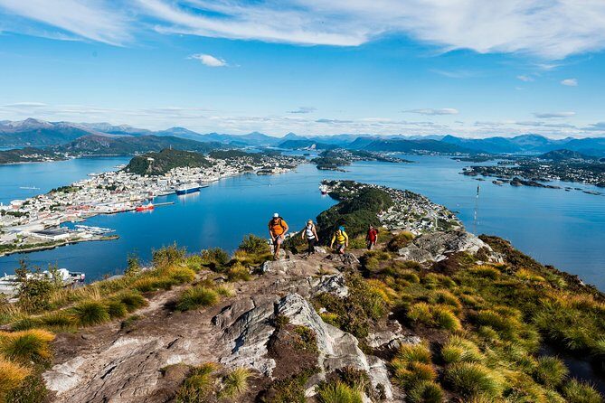 Seakayak And Hike in Ålesund - The Experience: What Sets It Apart