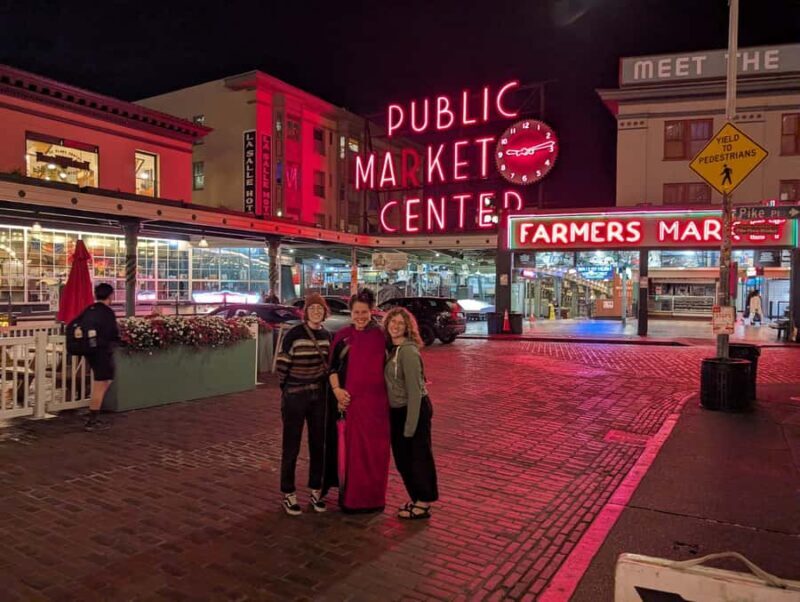 Seattle Booze and Boos Tour - Authenticity and Entertainment