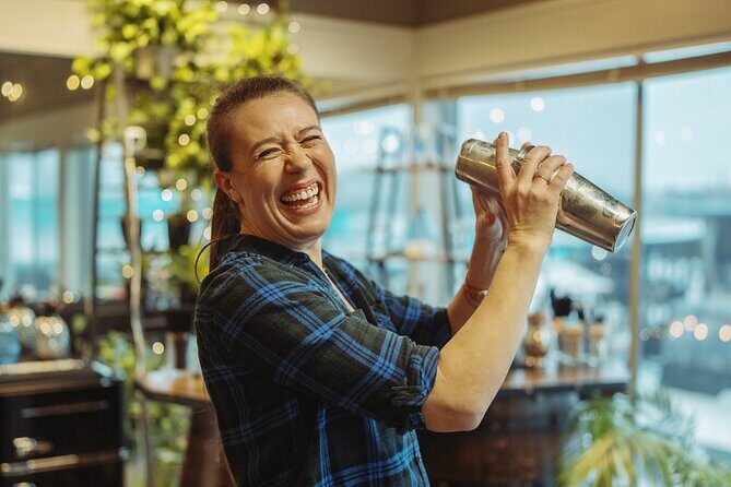 Seattle Hands On Cocktail Class - Seattle Hands-On Cocktail Class: A Practical and Fun Way to Master Mixology