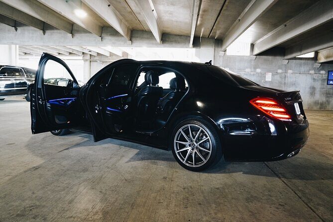 Seattle Roundtrip Chauffeur Driven Airport Transfer - Drawbacks or Considerations