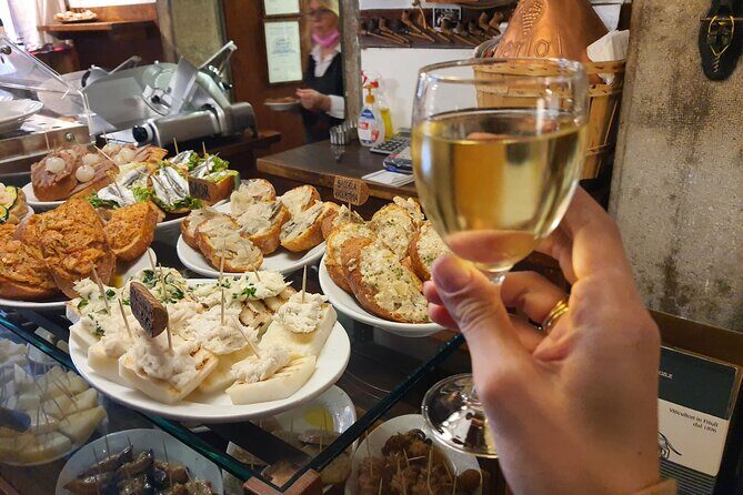 Secret gardens of Venice in the Dorsoduro district with Cichetti tasting - Who Should Consider This Tour?