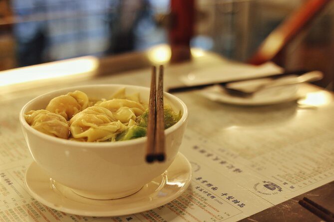 Secret Noodle and Wonton in Shanghai Alleyways with Local Beer - Key Points