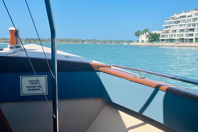 Secrets of Noosa Tour with Oceanview Lunch, Nature & Noosa River Ferry - FAQs