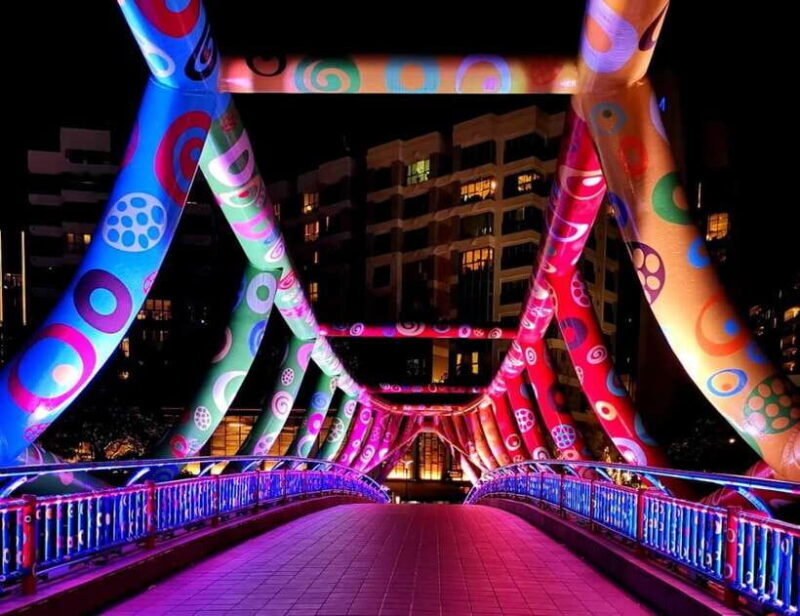 Secrets of Singapore Kick Scooter Tour with Dinner - The Guide’s Role: Educator and Entertainer