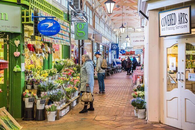 See Oxford's top sights in a small group with a local guide - Key Points