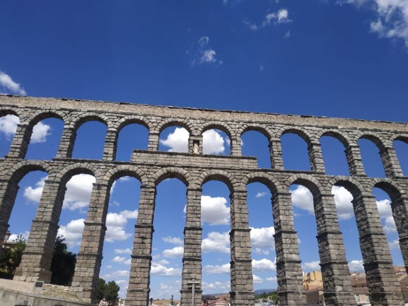 Segovia: Guided Walking Tour with Alcázar Entry - Exploring Segovia: Guided Walking Tour with Alcázar Entry