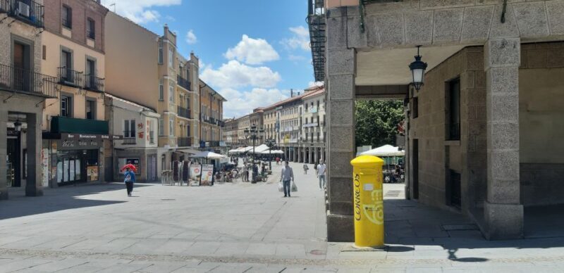 Segovia: Guided Walking Tour with Alcázar Entry - Key Points