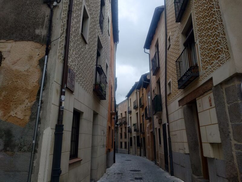 Segovia: Guided Walking Tour with Alcázar Entry - FAQ