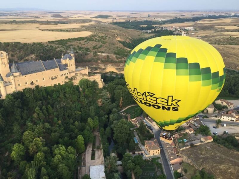Segovia: Hot Air Balloon Flight with Picnic and Cava - A Close Look at the Experience