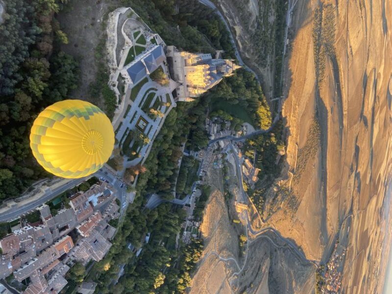 Segovia: Hot Air Balloon Flight with Picnic and Cava - Why This Tour Works Well