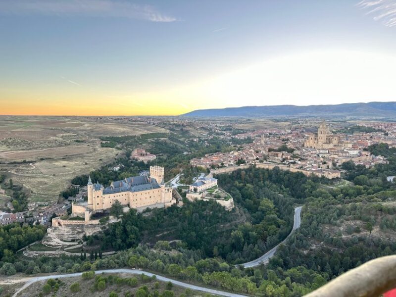 Segovia: Hot-air balloon ride with cava toast - Discovering Segovia from the Sky: A Hot-Air Balloon Adventure with Cava Toast