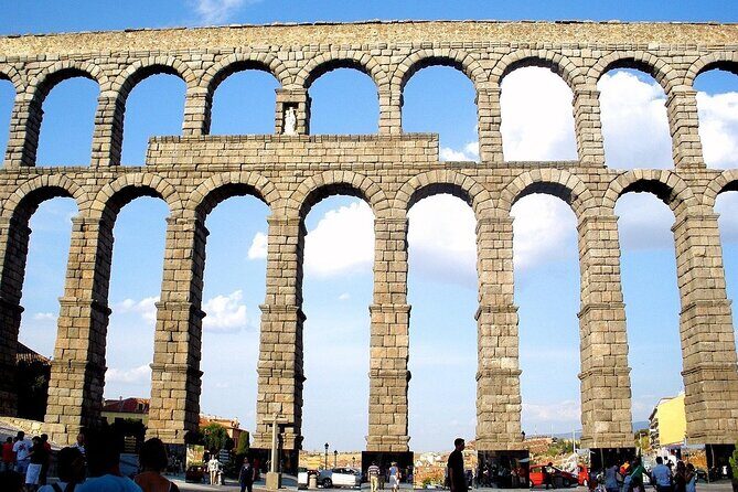 Segovia - Old Town tour including Castle visit - Key Points