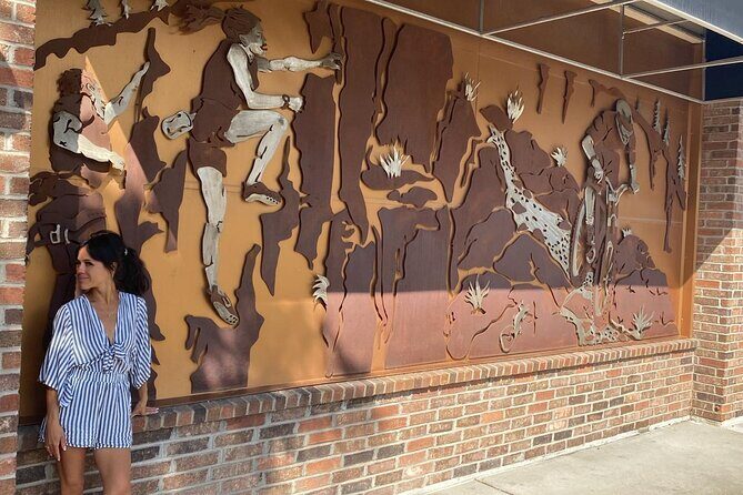 Seguin Showdown Scavenger Hunt - Authenticity and Local Secrets