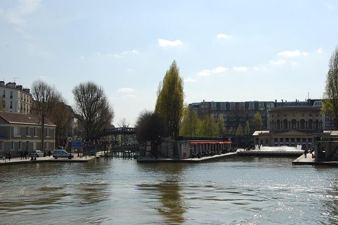 Seine River Cruise and Paris Canals Tour - Authentic Stories and Genuine Insights