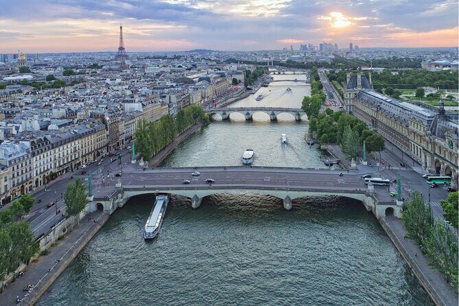 Seine River Cruise flexible ticket with Audio in Paris - 1 Hour - Key Points