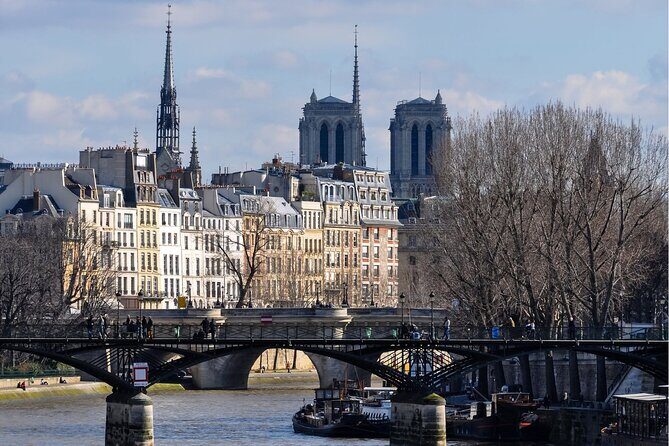 Seine River Cruise flexible ticket with Audio in Paris - 1 Hour - FAQs