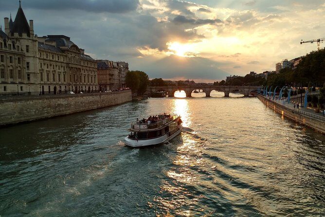 Seine River Cruise & French Crepe Tasting by the Eiffel Tower - FAQs
