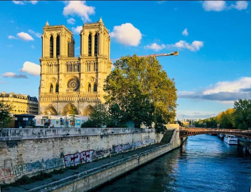 Seine River Cruise with Free Notre Dame Digital AudioGuide - Notre Dame and the Digital Audio Guide