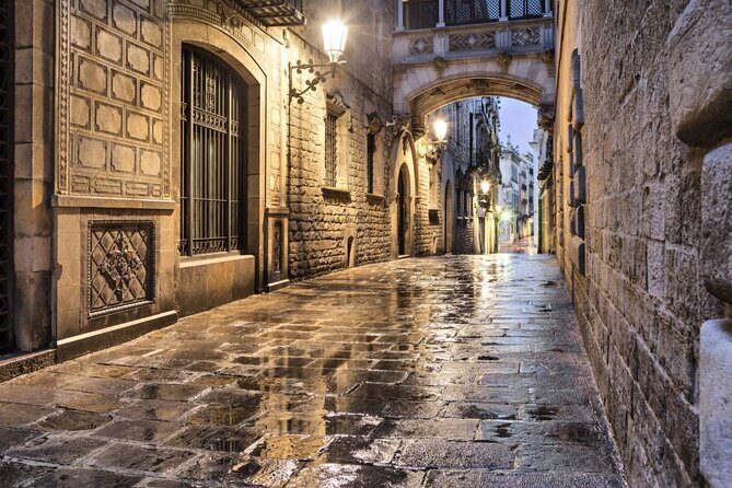 Self Audio Guided Tour in Gothic Quarter of Barcelona - A Deep Dive into the Barcelona Gothic Quarter Audio Tour