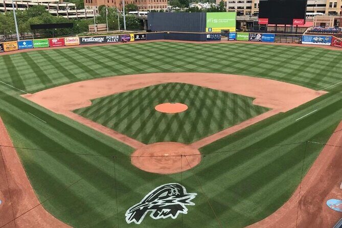 Self-Guided Akron Scavenger Hunt: Burn Rubber Round Akron - A Practical Guide to the Akron Scavenger Hunt Experience