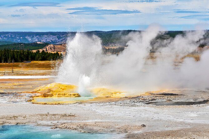 Self-Guided Audio Driving Tour in Yellowstone National Park - Key Points