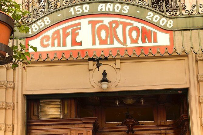 Self-Guided Audio Tour Evita Peron: Don't cry for me Argentina - Exploring Buenos Aires with the "Dont Cry for Me Argentina" Audio Tour