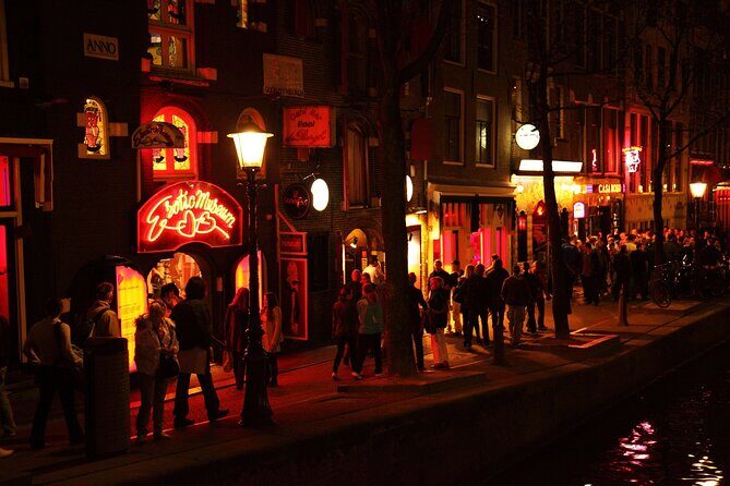 Self-Guided Audio Tour of The Red Light District - The Sum Up