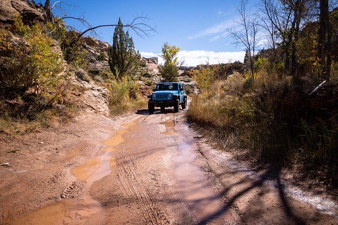 Self Guided Backcountry Jeep Adventure - Exploring Moab’s Red Rocks with a Self-Guided Jeep Adventure
