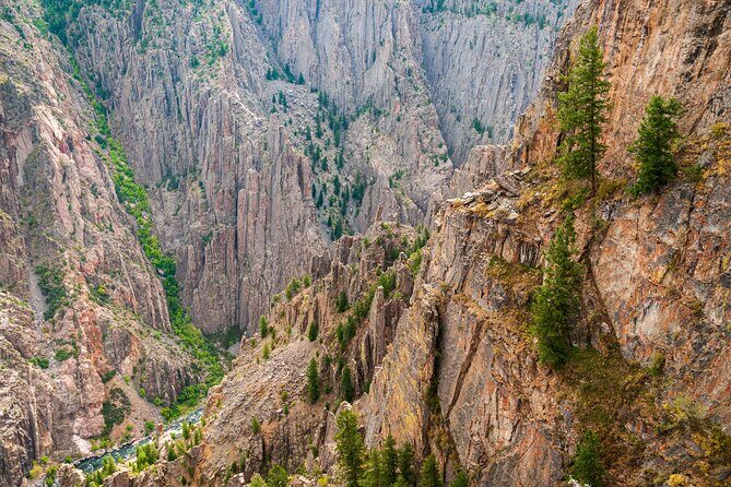 Self Guided Driving Audio Tour of Black Canyon of the Gunnison - The Sum Up: A Practical and Engaging Way to Explore the Black Canyon