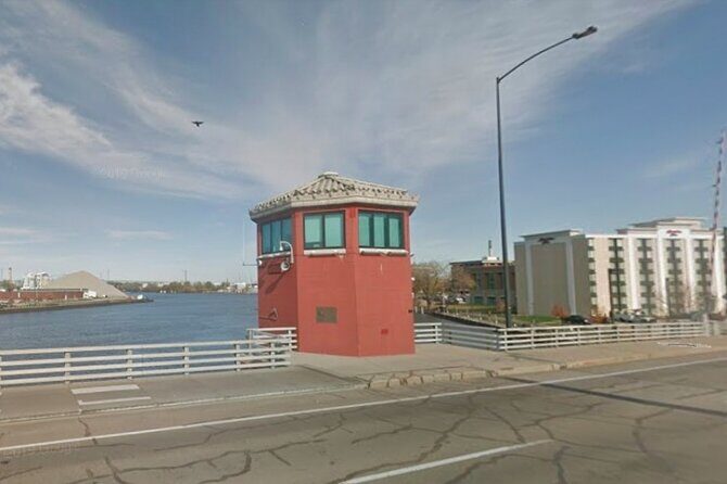 Self-Guided Green Bay Scavenger Hunt: Victory In Titletown - Key Points