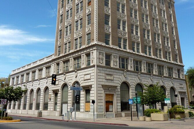 Self Guided Scavenger Hunt: Fresno Art & History - What to Expect from Your Fresno Adventure Hunt