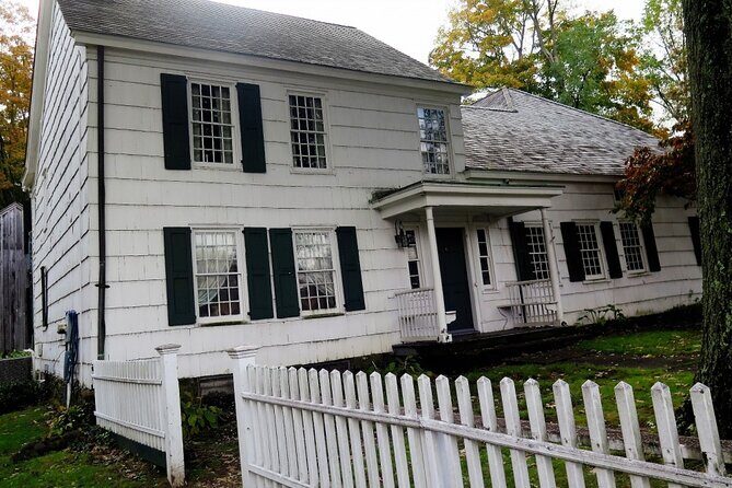 Self-Guided Scavenger Hunt: Huntington A Walk To Remember - Self-Guided Scavenger Hunt: Huntington A Walk To Remember