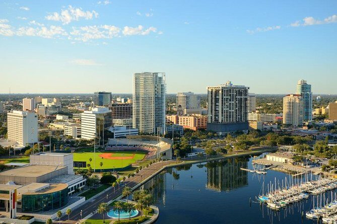 Self-Guided Scavenger Hunt: St. Petersburg The Sunshine City - Exploring the Heart of St. Petersburg with a Smartphone