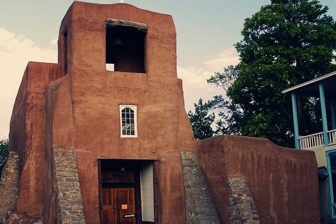 Self-Guided Scavenger Hunt: The Oldest Capital Comes Alive - Exploring Santa Fe Through a Self-Guided Adventure
