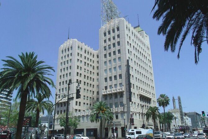 Self Guided Scavenger Hunt: Tinseltown's Biggest Stars - FAQ