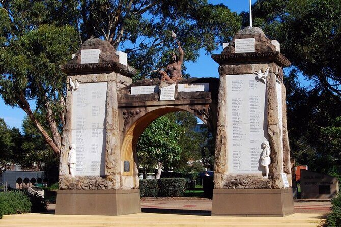 Self-Guided Scavenger Hunt: Wollongongs Storied History - Exploring Wollongong Through a Self-Guided Lens