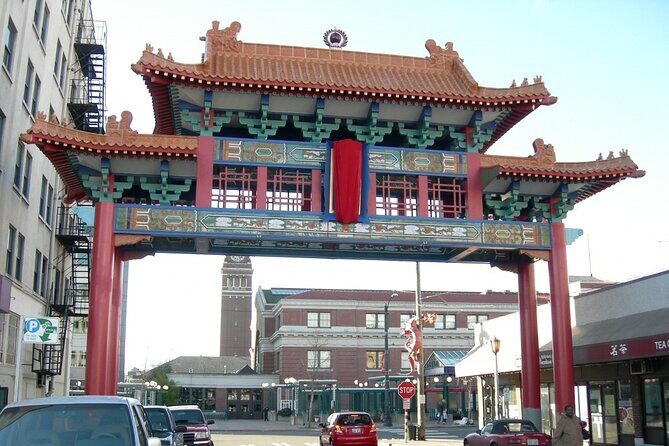 Self-Guided Seattle Scavenger Hunt: Plunging Seattles Depths - Key Points