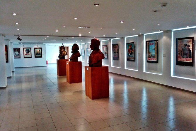 Self-guided Tour in the Museum of Socialist Art - Key Points