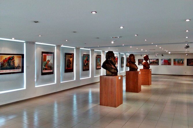 Self-guided Tour in the Museum of Socialist Art - Who Will Get the Most from This Experience?