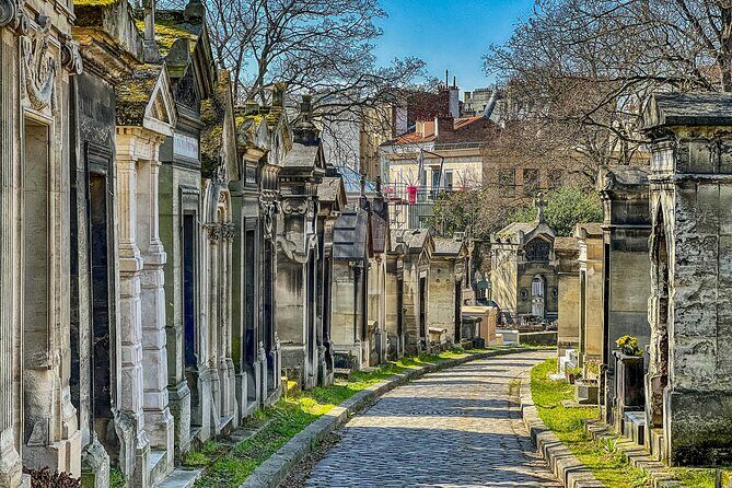 Self-Guided Tour of Celebrity Graves at Père-Lachaise Cemetery - Discovering Père-Lachaise: An Iconic Cemetery with a Personal Touch