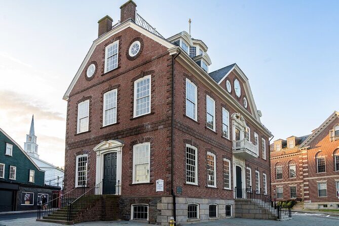 Self guided Tour of the Old Colony House - A detailed look at the Old Colony House tour