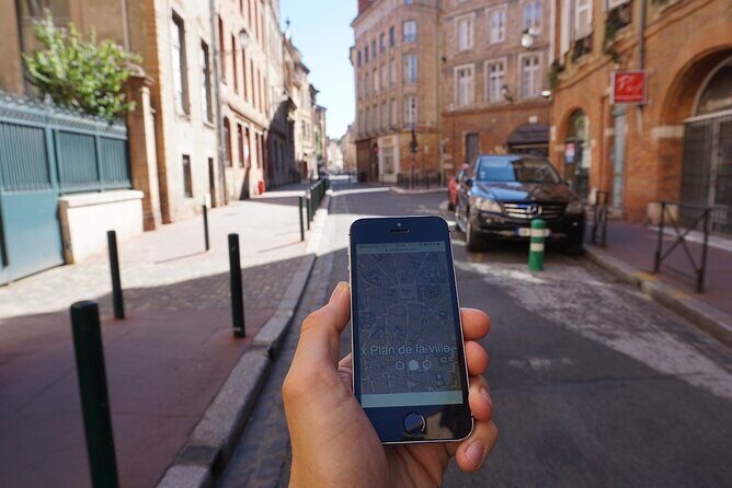 Self-guided track game to discover Toulouse - Key Points