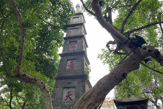 Self-Guided Walking Tour of Hanois Hoàn Kim Lake - Key Points