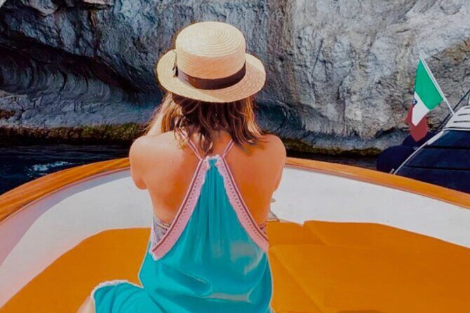Selfie at Faraglioni, Water Taxi, Transfers in Capri! - Key Points